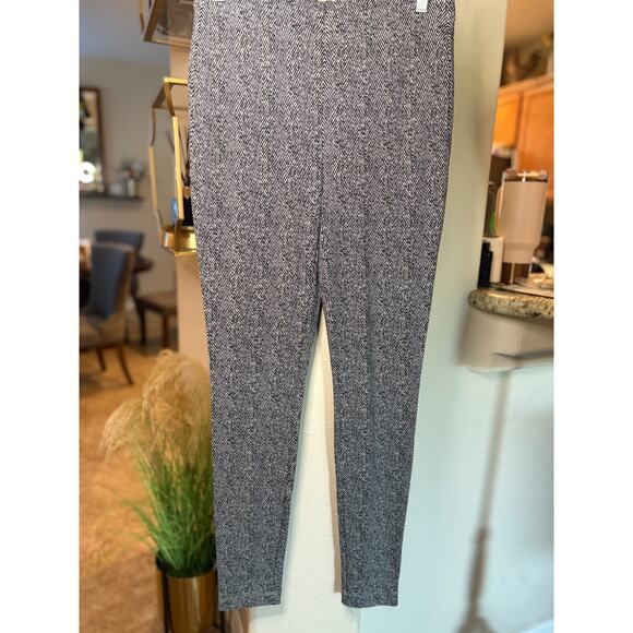 Chico's Fabulously Slimming Leggings Size 0 - Picture 3 of 4